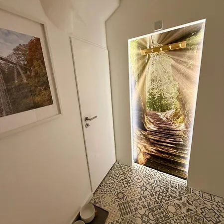 Kathy - Moderne, Stilvolle Mit Balkon, Sauna Und Kostenlosem Parkplatz Im Schoenen Elbsandsteingebirge * Бад-Шандау